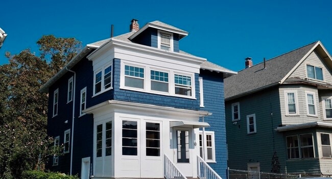 property at 10 Clematis St