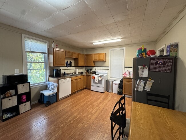 356 Stewart St in Morgantown, WV - Building Photo - Building Photo