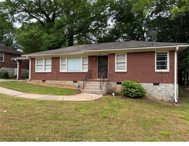 2225 Alpha Dr in Decatur, GA - Building Photo - Building Photo