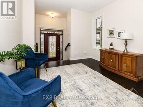 215 Rivertree St in Ottawa, ON - Building Photo - Building Photo