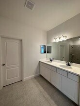 8808 Cascade Price Cir in North Fort Myers, FL - Building Photo - Building Photo