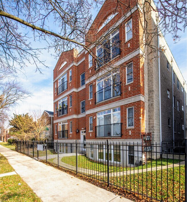 6229 N Richmond St, Unit 1S