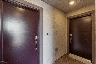 9517 Ezra Fls Ave in Las Vegas, NV - Building Photo - Building Photo