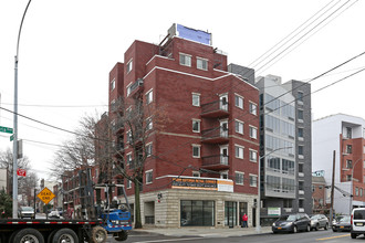 28-22 Astoria Blvd in Astoria, NY - Building Photo - Building Photo