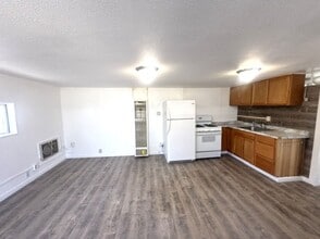408 Hamilton St in Carlin, NV - Building Photo - Building Photo