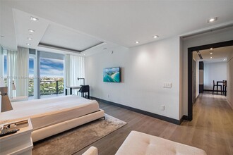 360 Ocean Dr in Key Biscayne, FL - Building Photo - Building Photo