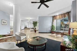 71 Strawberry Hill Ave in Stamford, CT - Building Photo - Building Photo