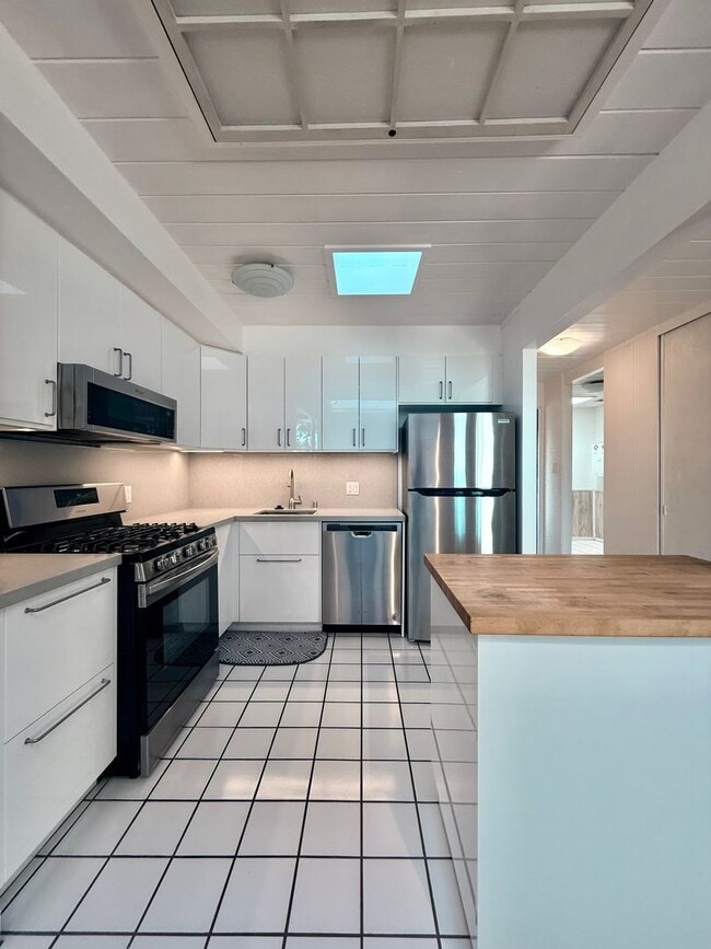 property at 1156 Pomeroy Ave