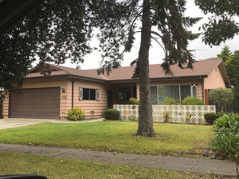 1362 Park Pleasant Cir in San Jose, CA - Building Photo