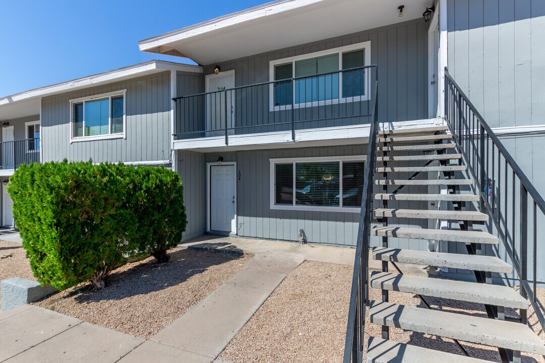 1346 E Mountain View Rd in Phoenix, AZ - Building Photo