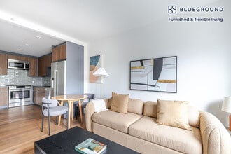 325 Lafayette Ave in Brooklyn, NY - Foto de edificio - Building Photo