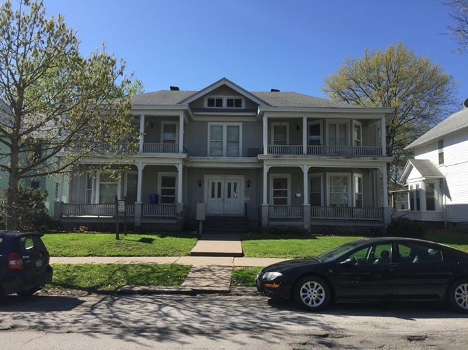 811 E 14th St in Davenport, IA - Foto de edificio