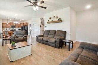 2058 Ireland Wy in Clarksville, TN - Building Photo - Building Photo