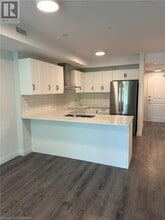 153 Wilson St W in Ancaster, ON - Building Photo - Building Photo