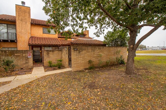 property at 1127 Lois St