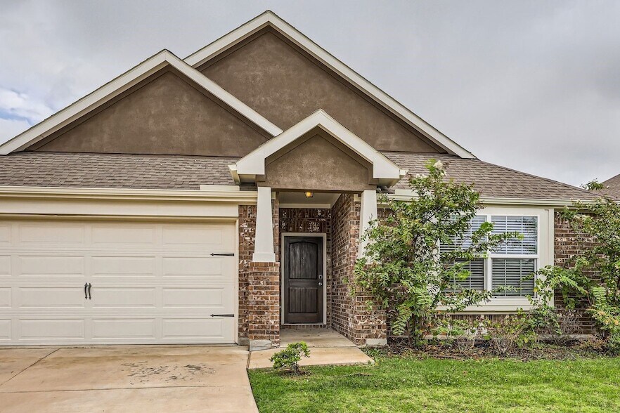 6129 Fall Creek Ln, Unit 212E in Fort Worth, TX - Building Photo