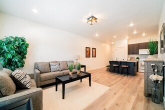 220 Spring Creek Pkwy in Providence, UT - Building Photo - Building Photo