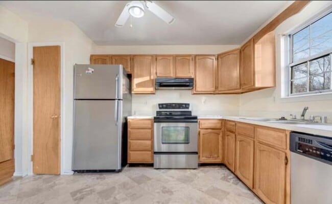 2014 Ritchie Rd in District Heights, MD - Building Photo - Building Photo