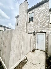 3018 Holly Hall St in Houston, TX - Building Photo - Building Photo
