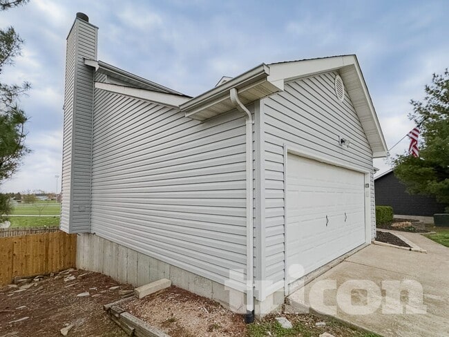 4 Sapphire Ct in O'Fallon, MO - Building Photo - Building Photo