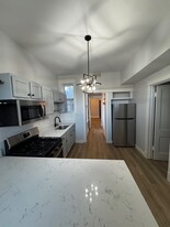 2256 W Cermak Rd, Unit 2R Apartamentos