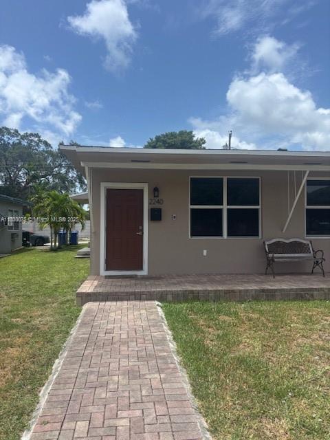 2240 NE 172nd St in North Miami Beach, FL - Building Photo - Building Photo
