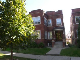 4049 W Waveland Ave Apartments