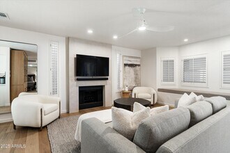 11079 N 109th Pl in Scottsdale, AZ - Building Photo - Building Photo