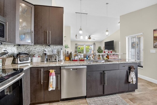 691 Willow Grove Terrace in Davie, FL - Building Photo - Building Photo