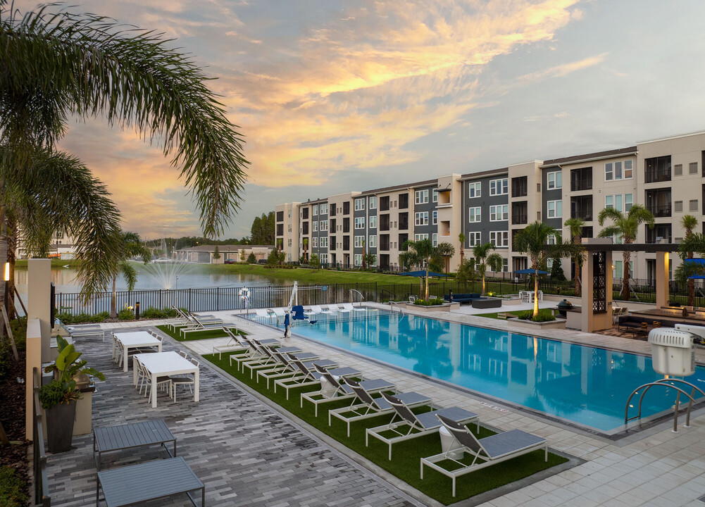 AZORA AT CYPRESS RANCH in Lutz, FL - Foto de edificio