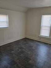 1335 N Church St, Unit #2 in Kalamazoo, MI - Building Photo - Building Photo