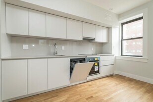 123 Highland Ave, Unit 1 in Somerville, MA - Building Photo