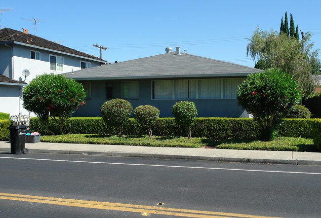 2487 Anna Dr in Santa Clara, CA - Building Photo - Building Photo