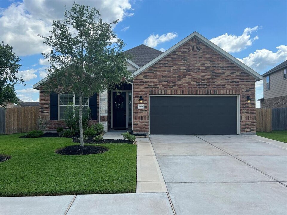 7426 Water Glen Ln in Manvel, TX - Building Photo
