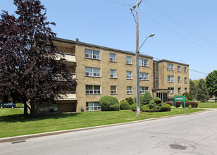 Cap Ross in Toronto, ON - Building Photo - Building Photo