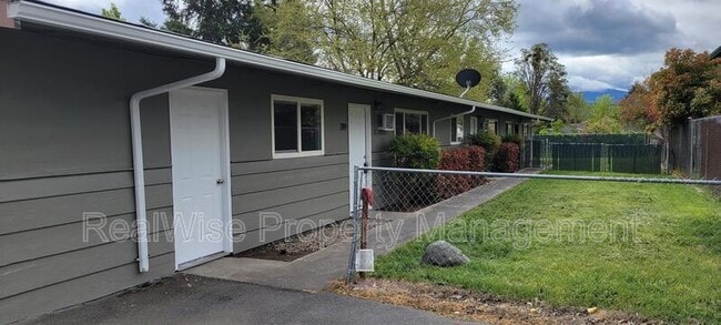 property at 719 SW Bridge St