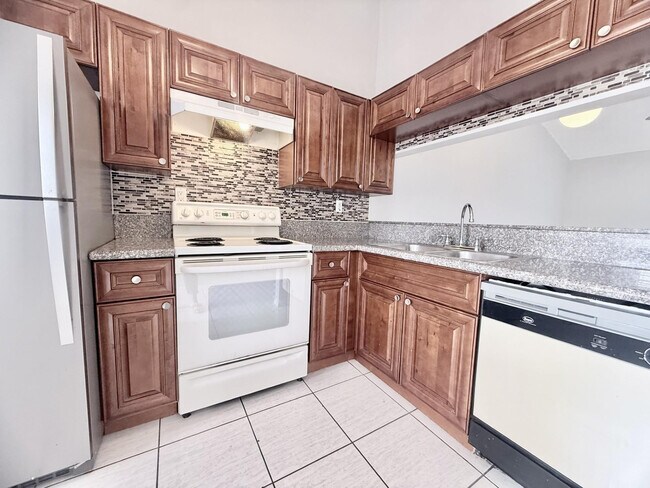 11652 NW 23rd Ct in Coral Springs, FL - Building Photo - Building Photo