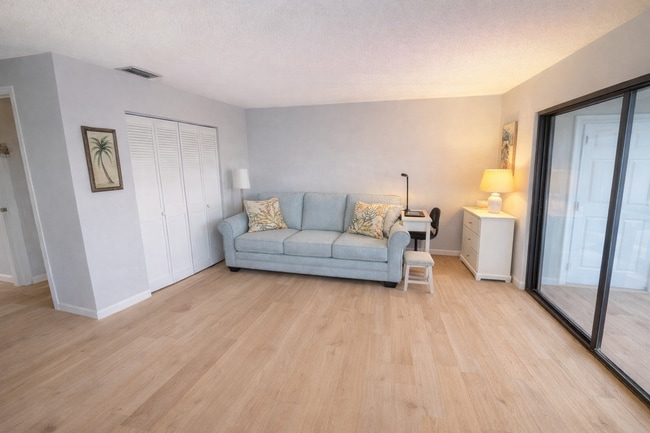 854 Bird Bay Way in Venice, FL - Foto de edificio - Building Photo