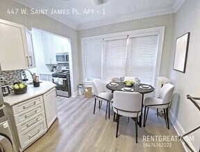 447 W St James Pl in Chicago, IL - Building Photo - Building Photo