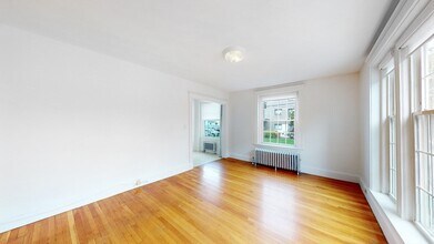 127 Summer St, Unit #11 in Malden, MA - Building Photo - Building Photo