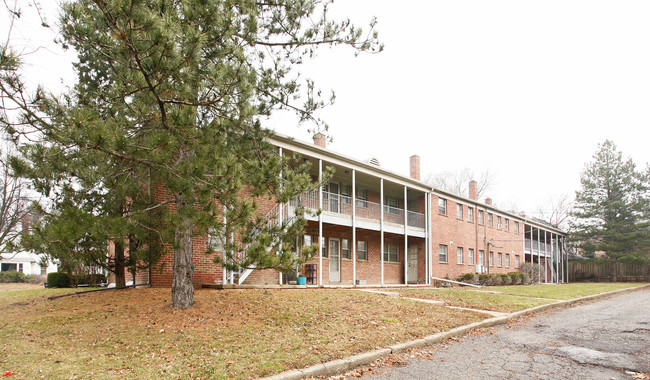 Shadford Manor in Ann Arbor, MI - Building Photo - Building Photo