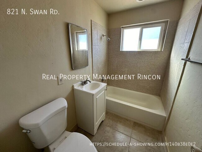 821 N Swan Rd in Tucson, AZ - Building Photo - Building Photo