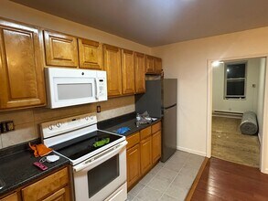 926 N 63rd St, Unit 1 in Philadelphia, PA - Building Photo - Building Photo