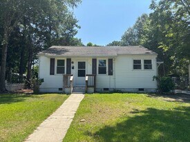 412 New River Dr in Jacksonville, NC - Building Photo