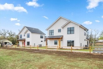205 Avenue None Ave in Johnson City, TX - Building Photo - Building Photo