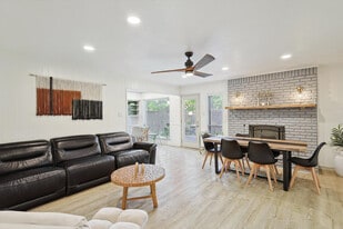 7749 El Pensador Dr in Dallas, TX - Building Photo