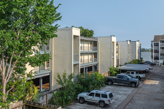 Lakeshore Condominiums in El Lago, TX - Building Photo - Building Photo