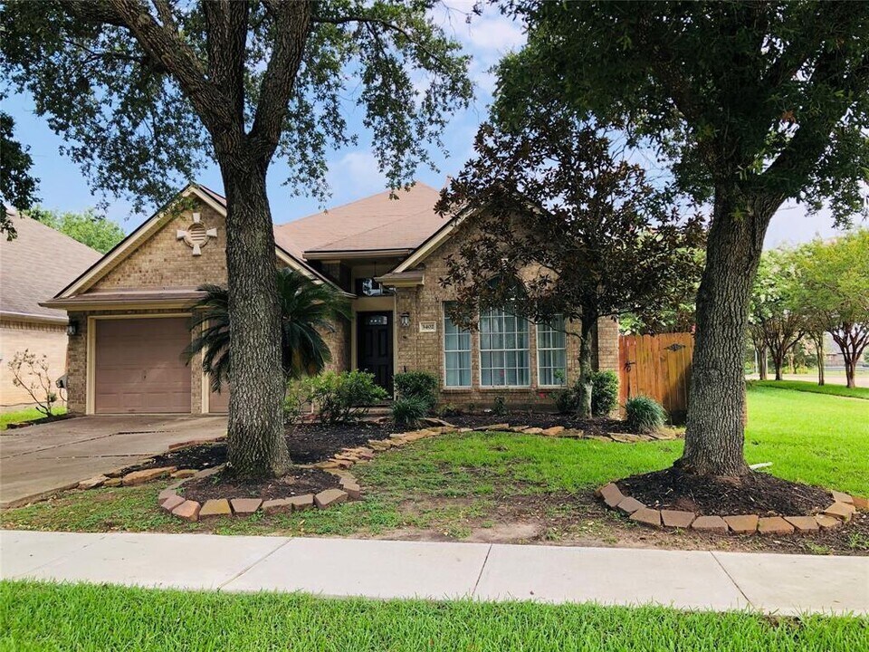 3402 Plymouth Pointe Ln in Missouri City, TX - Building Photo