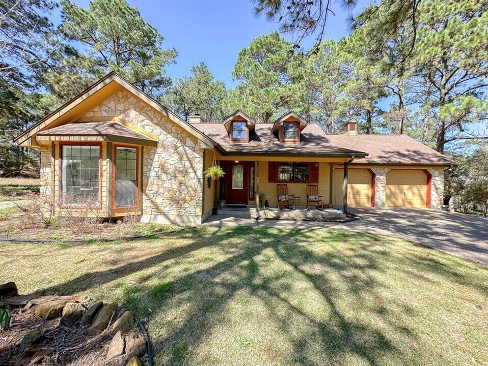 251 Pine View Loop in Bastrop, TX - Building Photo