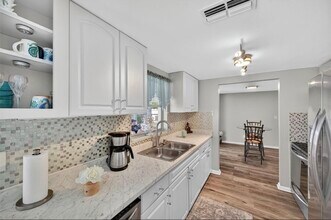 7213 Isle Dr in Port Richey, FL - Building Photo - Building Photo